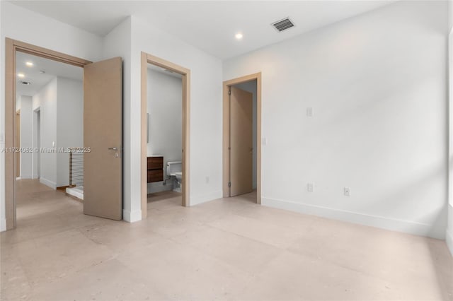 unfurnished bedroom featuring recessed lighting, a closet, visible vents, and baseboards