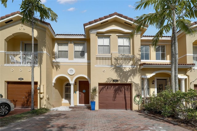 view of front of home with a garage