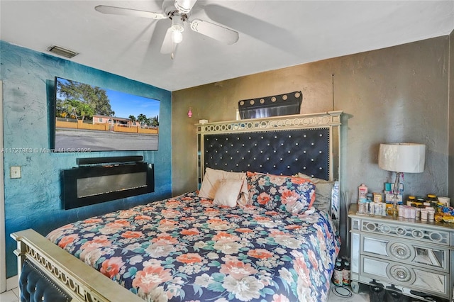 bedroom with ceiling fan