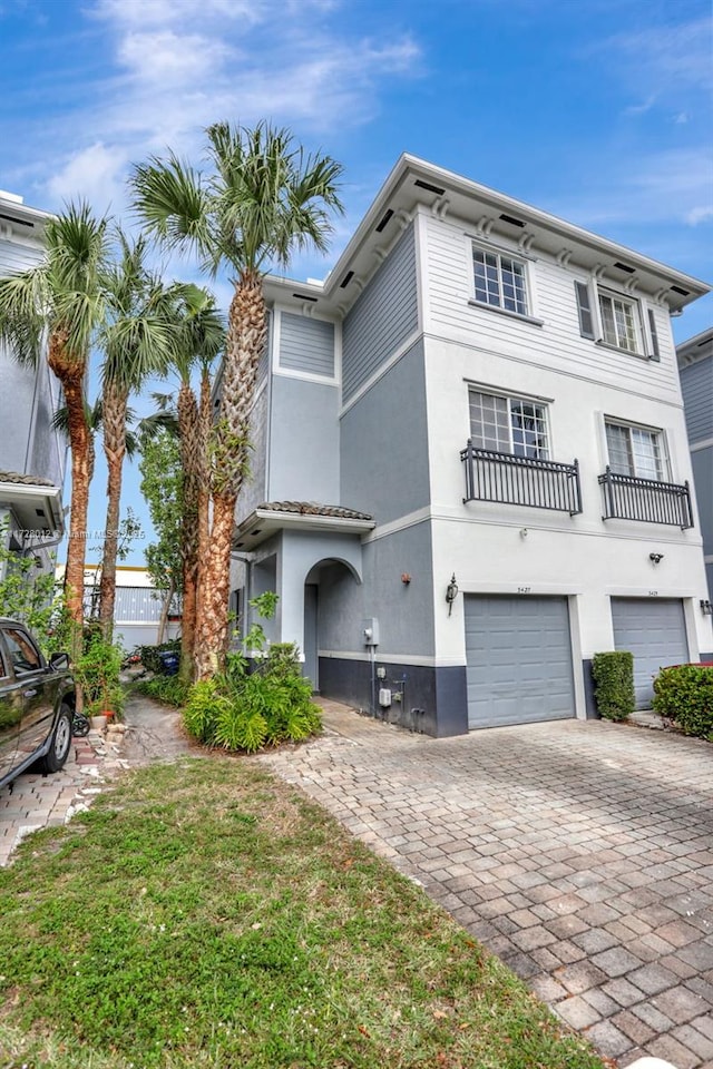 view of front of home featuring a garage