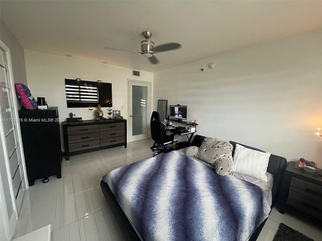 bedroom with ceiling fan