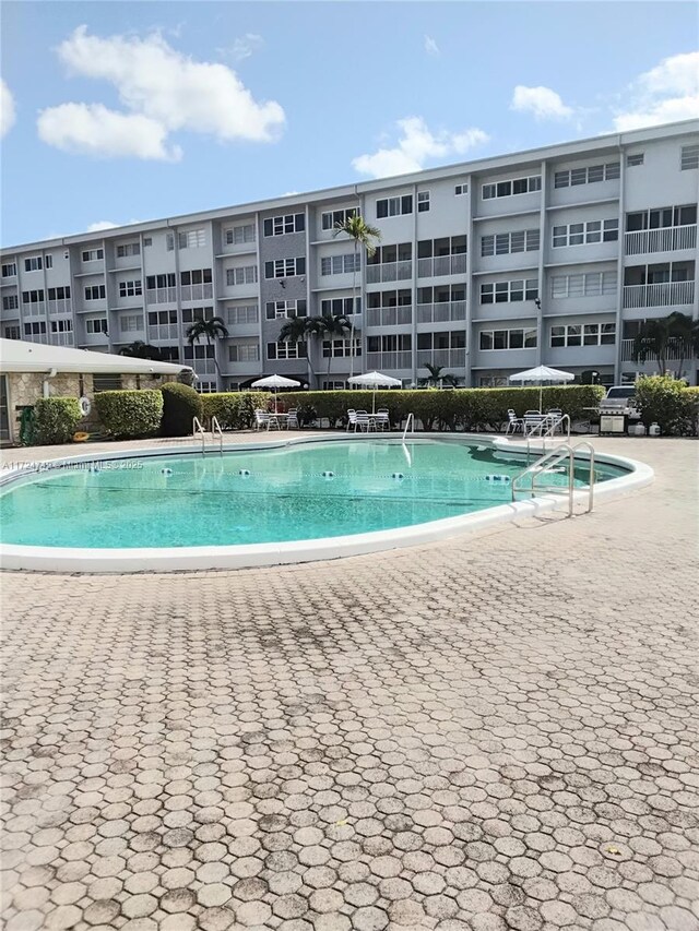 view of swimming pool