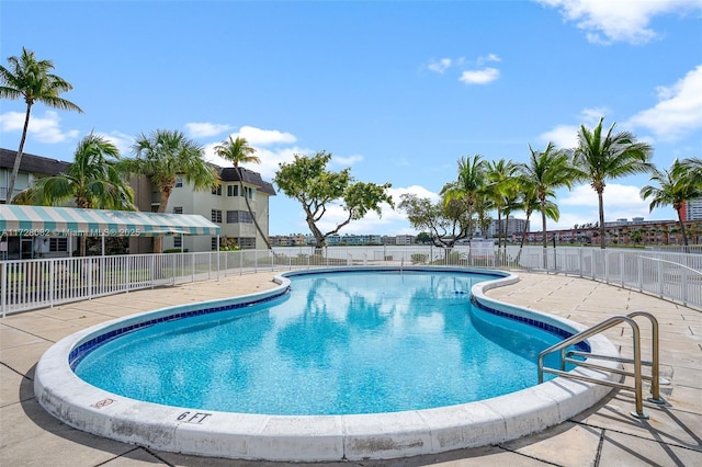 1400 NE 191st St Unit 307, Miami, FL 33179 - community pool with a patio area
