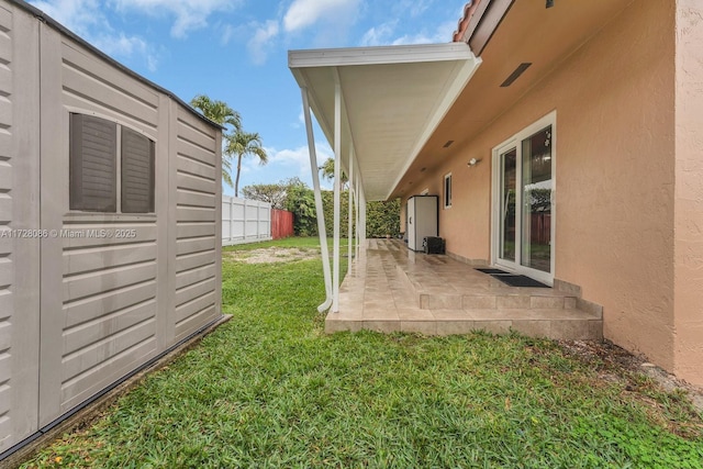 view of yard with a patio