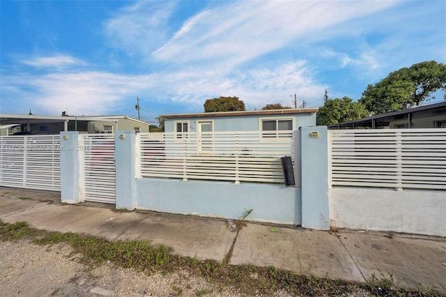 881 W Dr, Opa-Locka FL, 33054 multi for sale