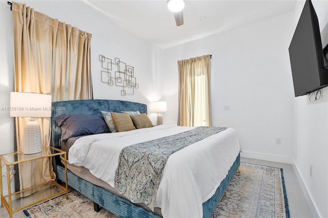 bedroom with ceiling fan