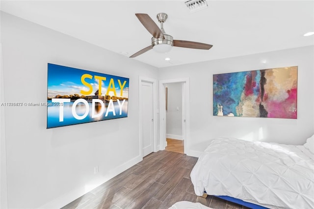 bedroom featuring ceiling fan