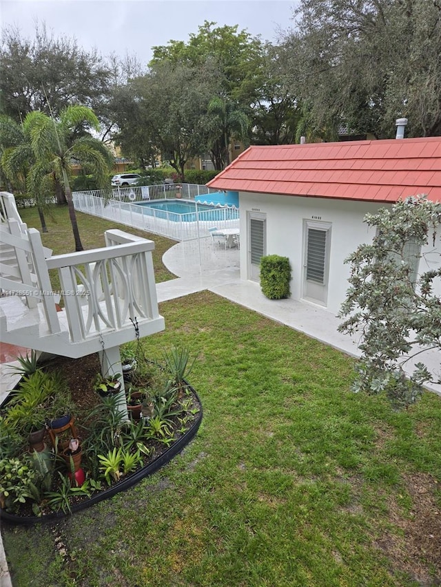 view of yard with a patio