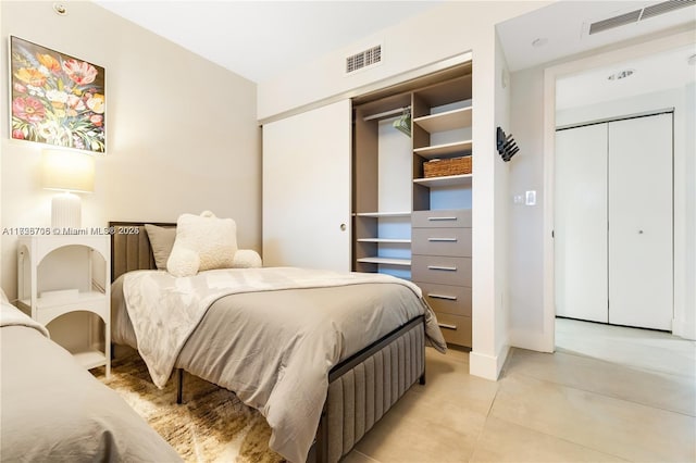 bedroom featuring a closet