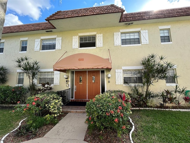 view of mediterranean / spanish-style house