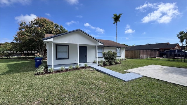 view of front of house with a front lawn