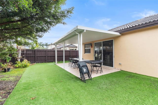 view of yard with a patio area