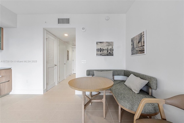 sitting room with breakfast area