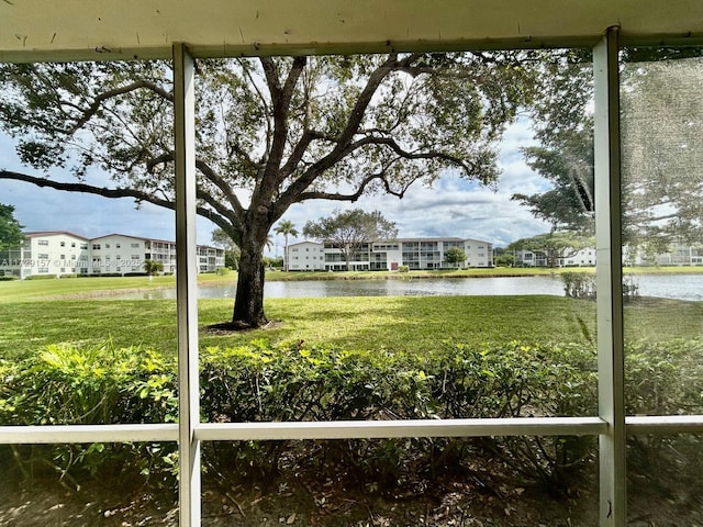 view of yard featuring a water view