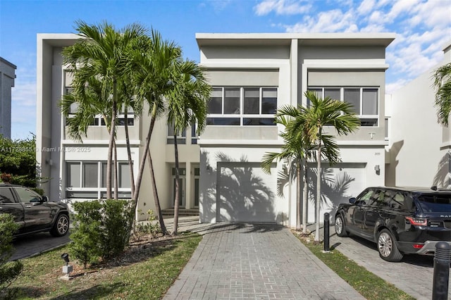 view of front facade with a garage