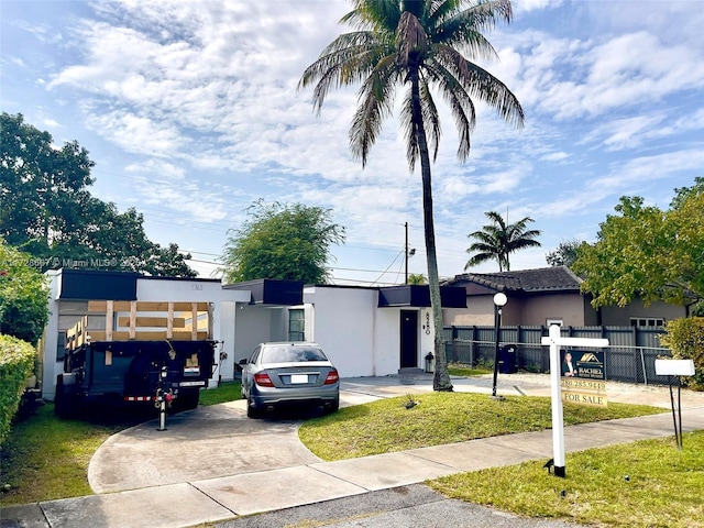 view of front facade