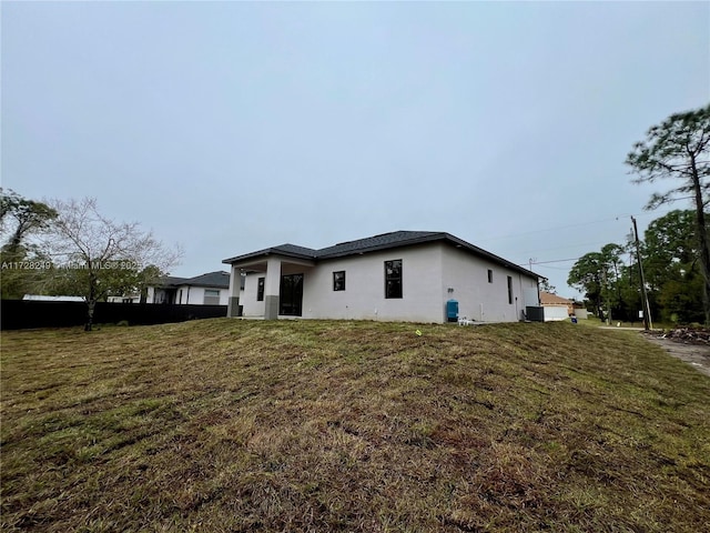 exterior space featuring a lawn