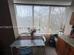 dining room featuring breakfast area