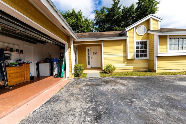 view of front of property