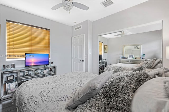 bedroom with ceiling fan