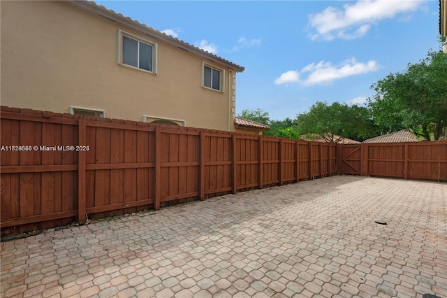 view of yard with a patio area