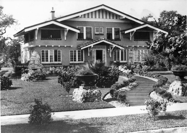 view of front facade