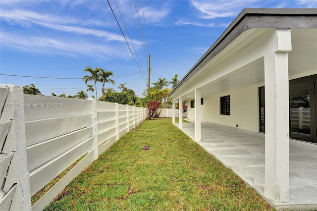 view of yard with a patio