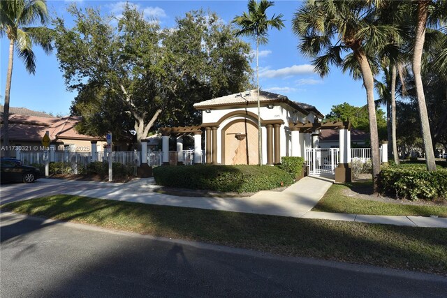 view of front of house