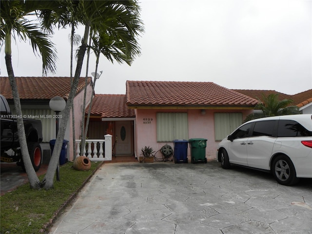 view of front of home featuring a garage