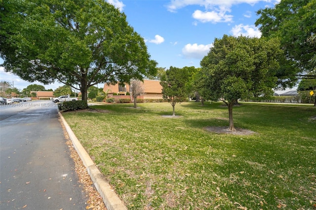 exterior space featuring a front yard