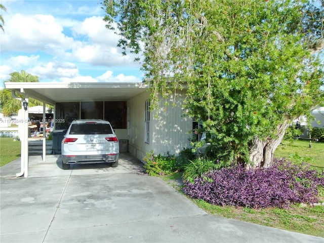 view of front facade featuring a carport