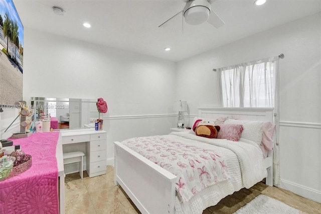 bedroom featuring ceiling fan