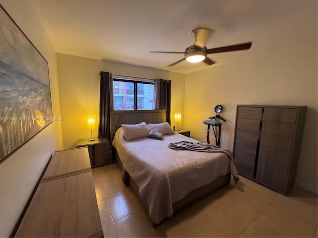 bedroom with ceiling fan