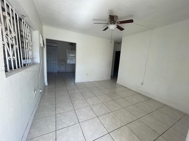 empty room with ceiling fan