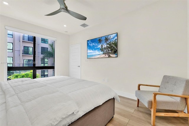 bedroom with ceiling fan