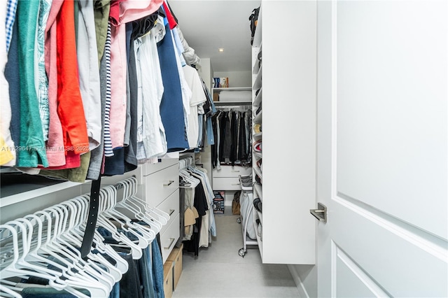 view of spacious closet