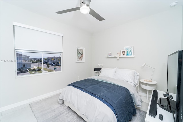 bedroom with ceiling fan