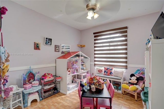 recreation room with ceiling fan