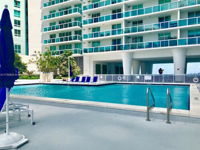 1800 N Bayshore Dr Unit 3615, Miami, FL 33132 - view of pool