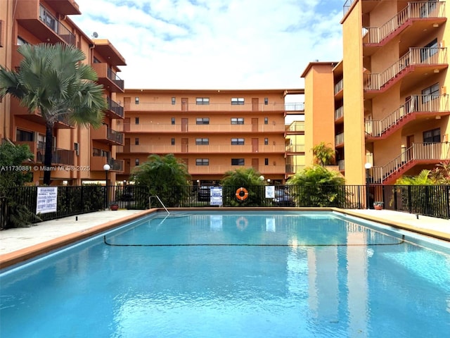 view of swimming pool