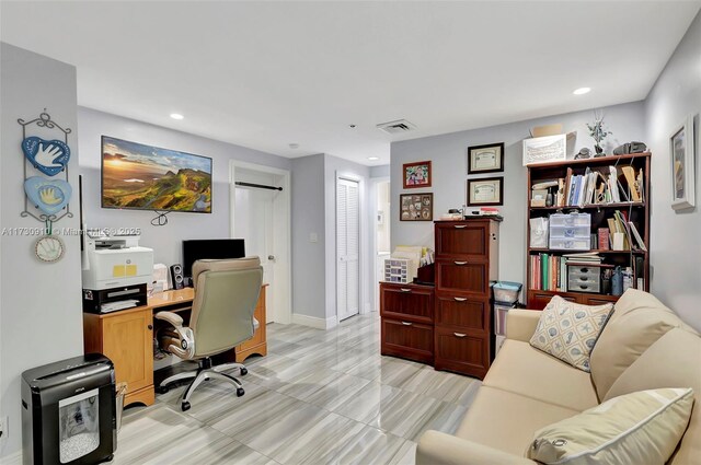 living room featuring crown molding, ceiling fan, and a water view