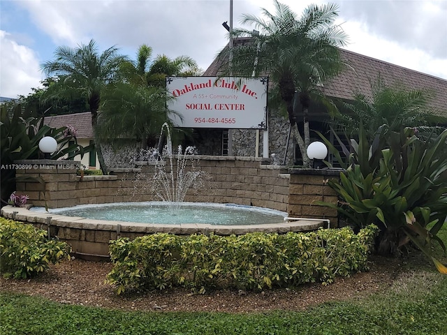 view of community / neighborhood sign