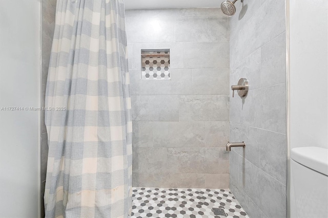 2500 NE 135th St Unit B206, North Miami, FL 33181 - bathroom featuring tiled shower