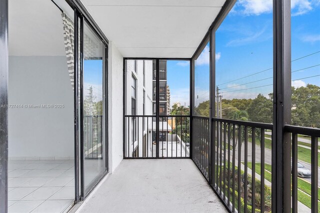 2500 NE 135th St Unit B206, North Miami, FL 33181 - view of balcony