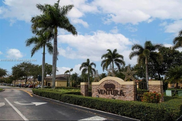 view of community / neighborhood sign