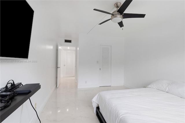 bedroom with ceiling fan