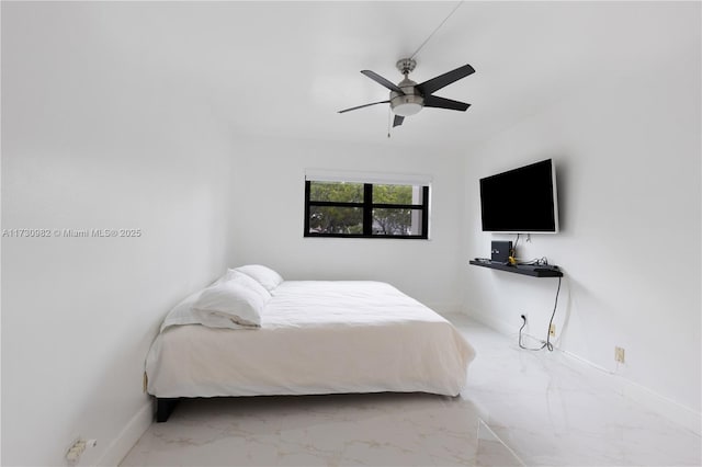 bedroom with ceiling fan