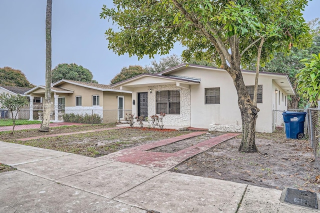 view of front of property