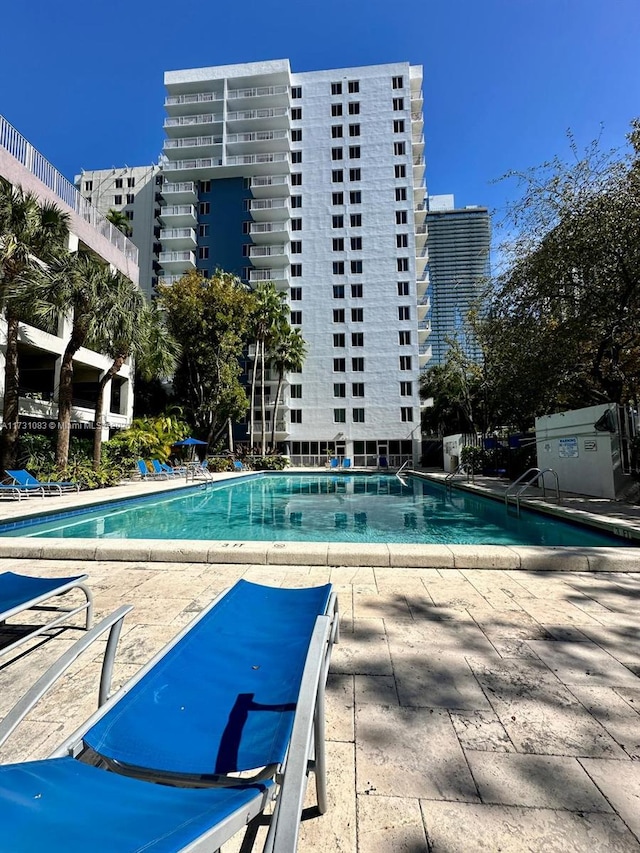 view of swimming pool