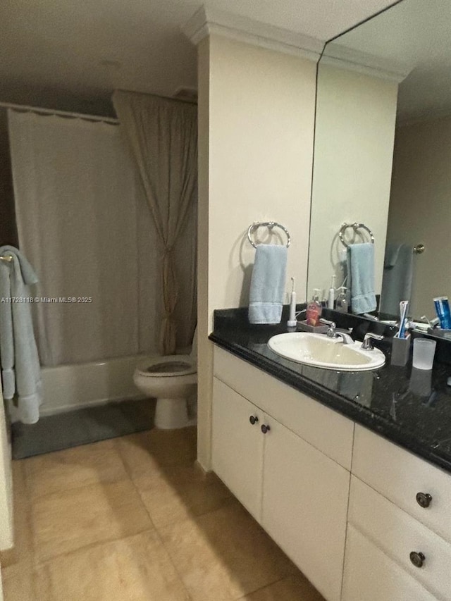 full bathroom featuring ornamental molding, toilet, shower / tub combo with curtain, and vanity